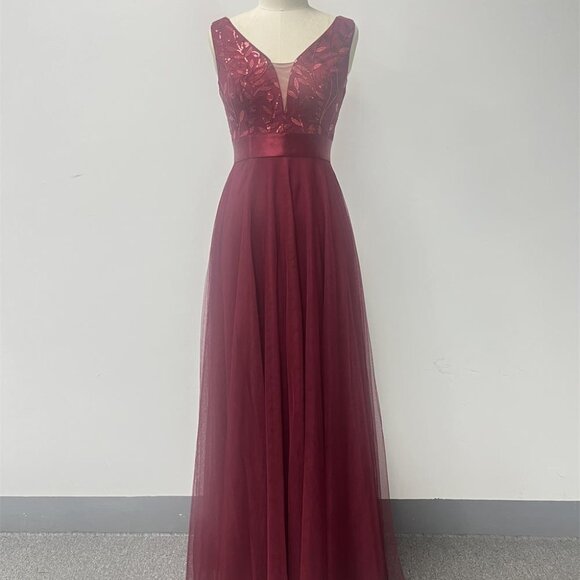 Elegant Sleeveless Double V-Neck - Picture 2 of 6